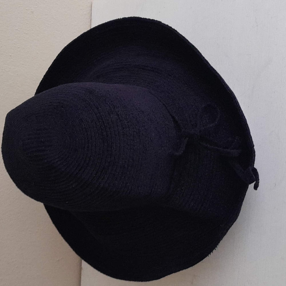 Eric Javits Packable Floppy Hampton Style Hat - Picture 5 of 7